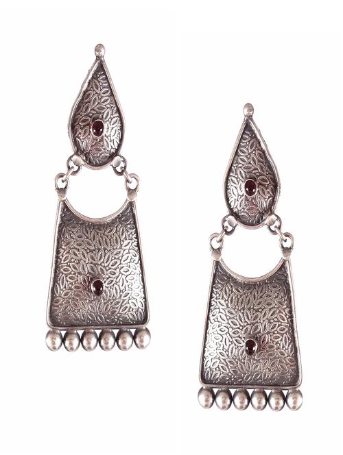 handcrafted embellished earring - 18137983 -  Standard Image - 0