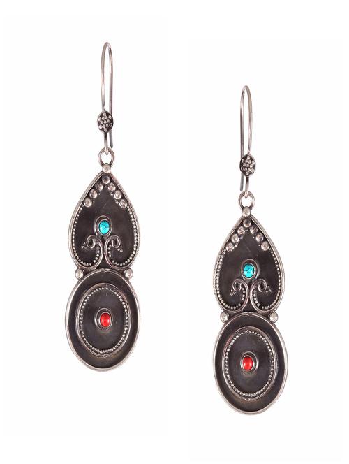 handcrafted embellished earring - 18137996 - Standard Image - 0