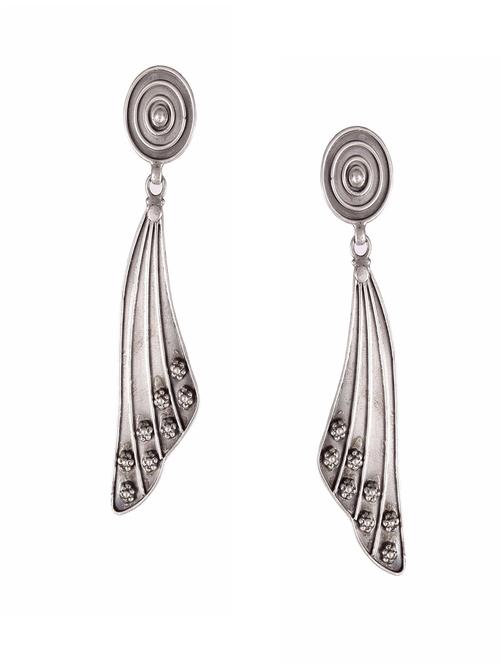 handcrafted embellished earring - 18138002 - Standard Image - 0