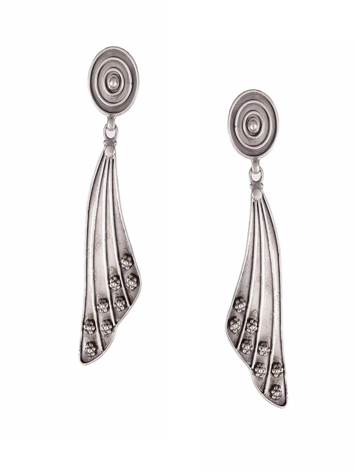 handcrafted embellished earring - 18138002 - Zoom Image - 0