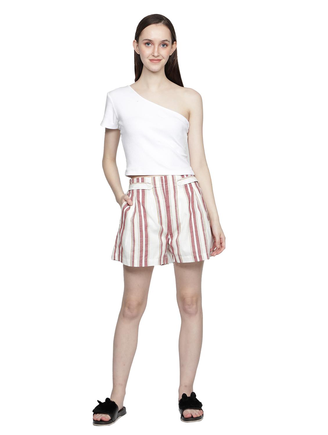 red cotton regular shorts - 18138568 - Standard Image - 4