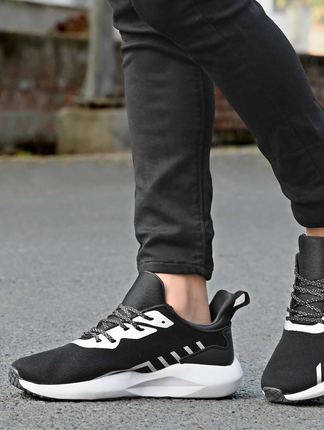 black mesh sport shoes - 18142412 -  Standard Image - 4