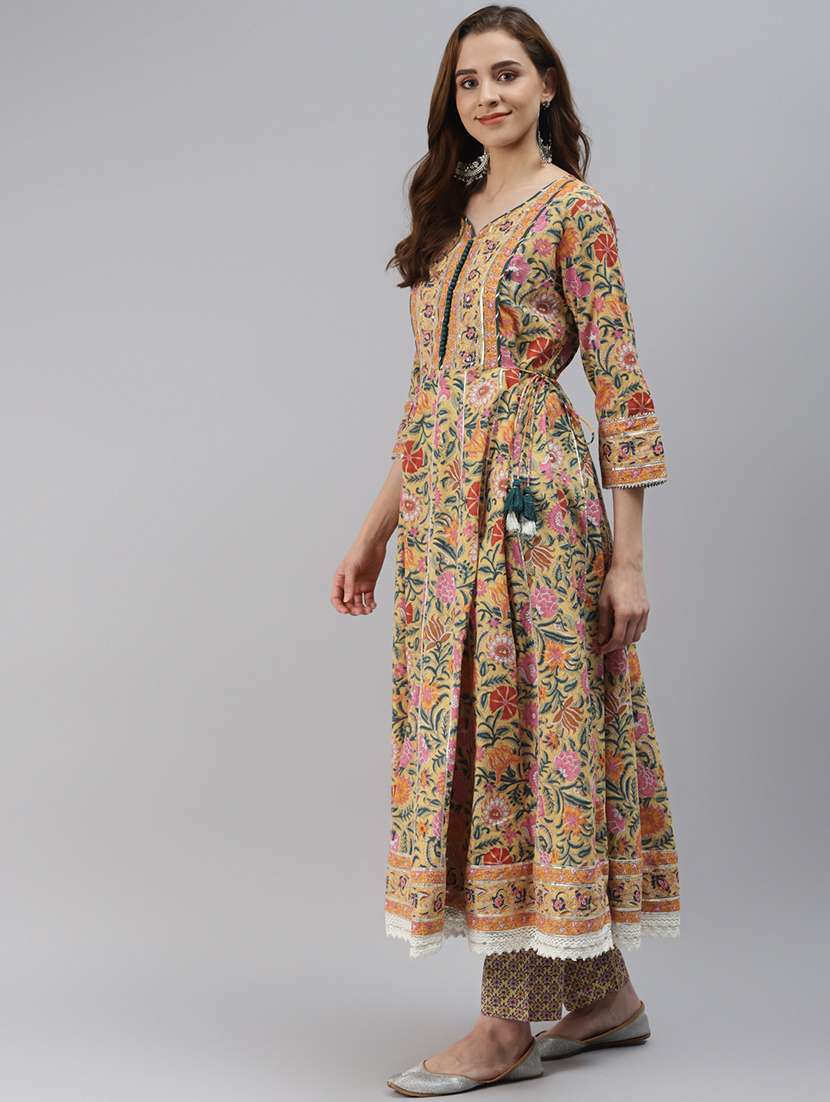 women three quarter sleeve kurta pant with dupatta set - 18160267 -  Standard Image - 1