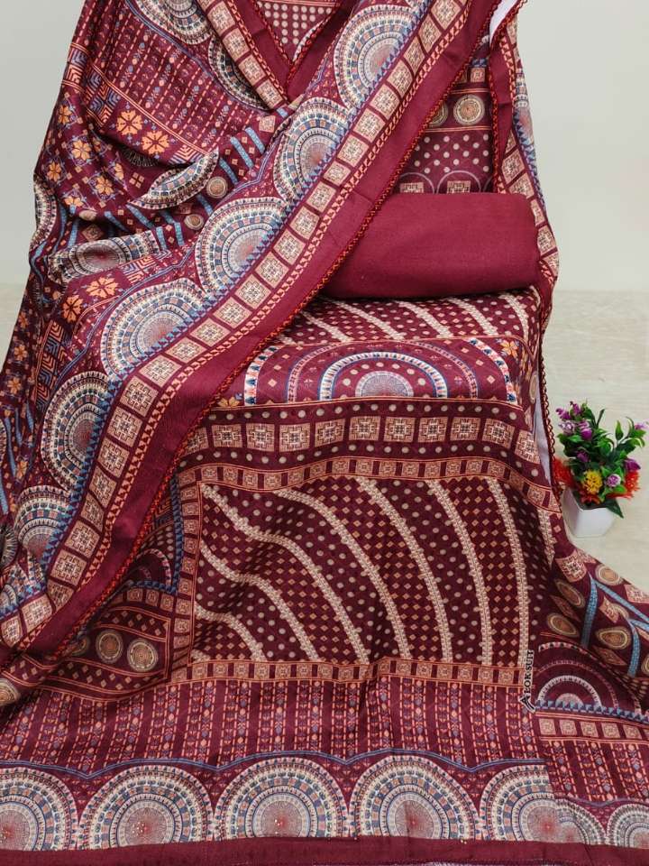 ladies stole - 18163281 - Standard Image - 1