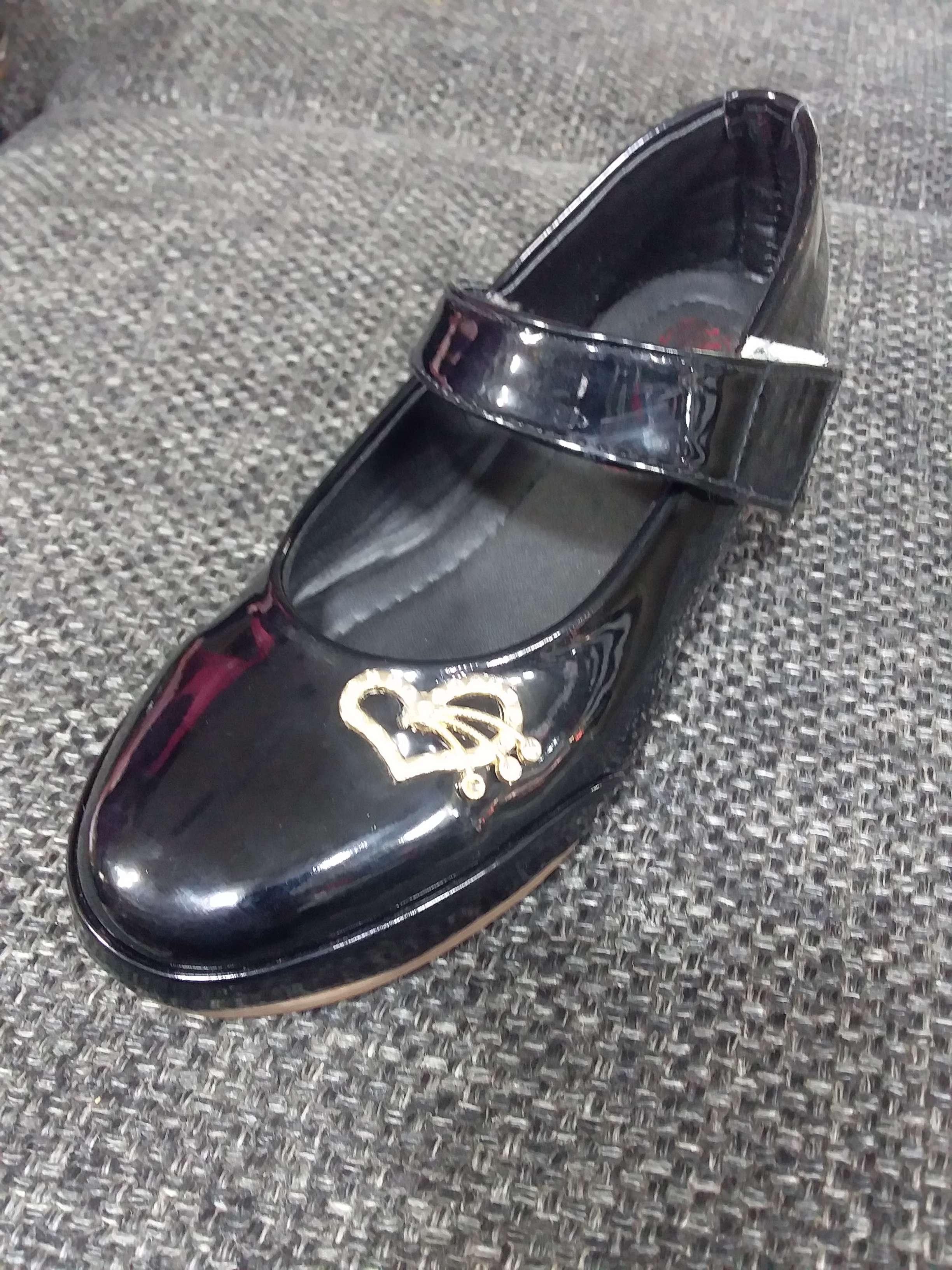 flat velly for kids  - 18164349 -  Standard Image - 1