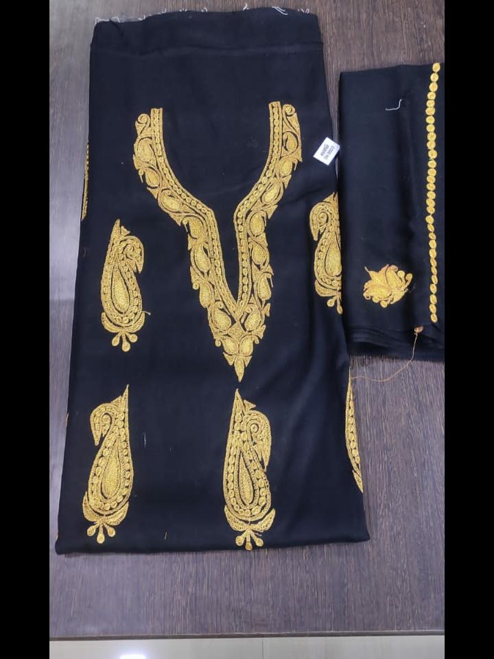 ladies suit - 18165518 - Standard Image - 1