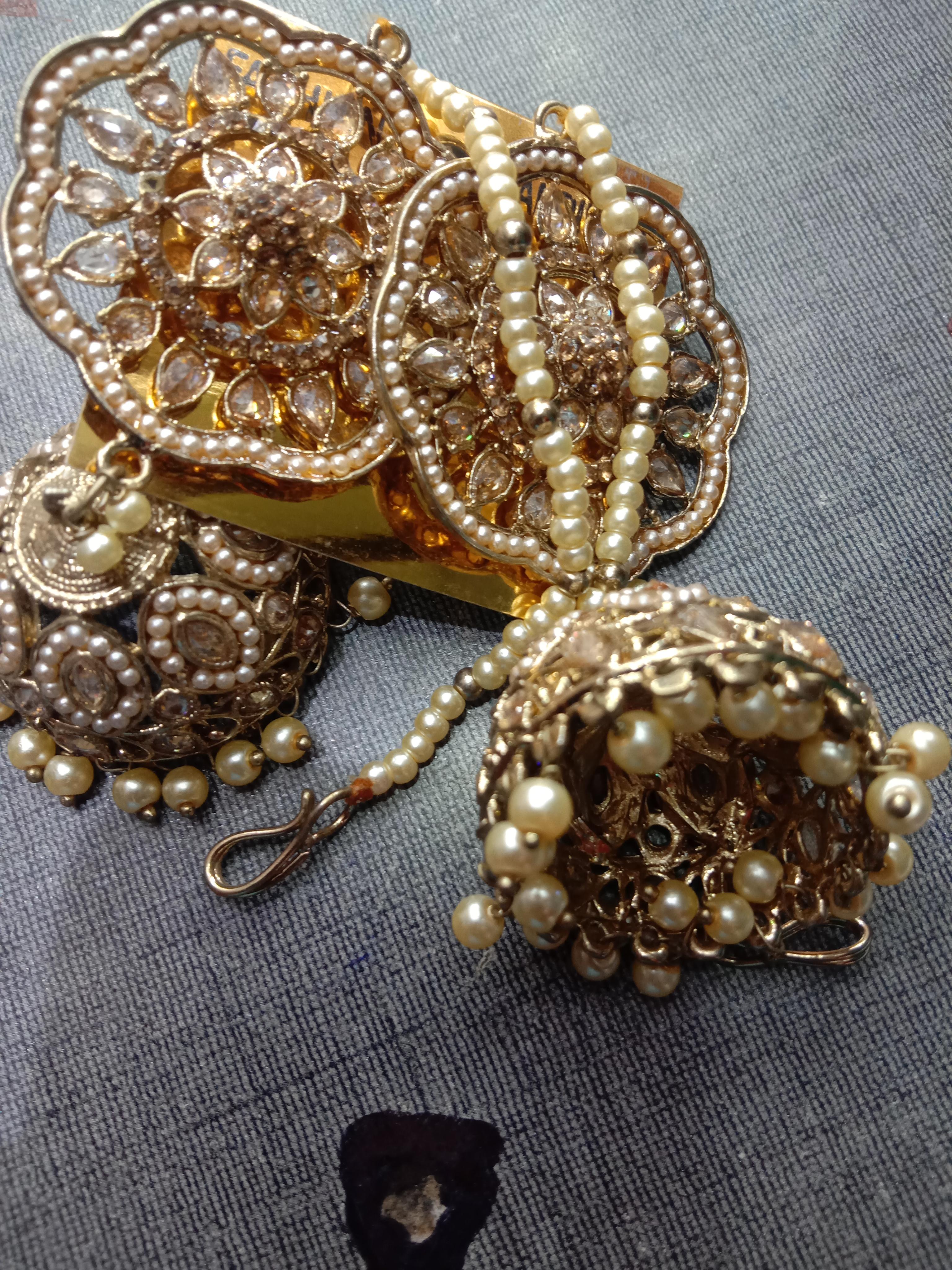 earrings - 18165541 - Standard Image - 1