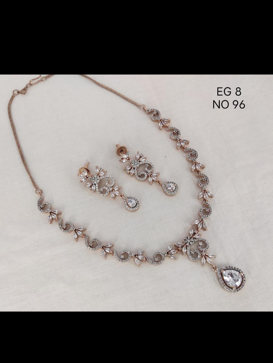 jewellery set - 18179304 - Standard Image - 1