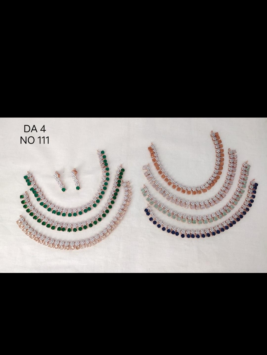 jewellery set  - 18179305 -  Standard Image - 1
