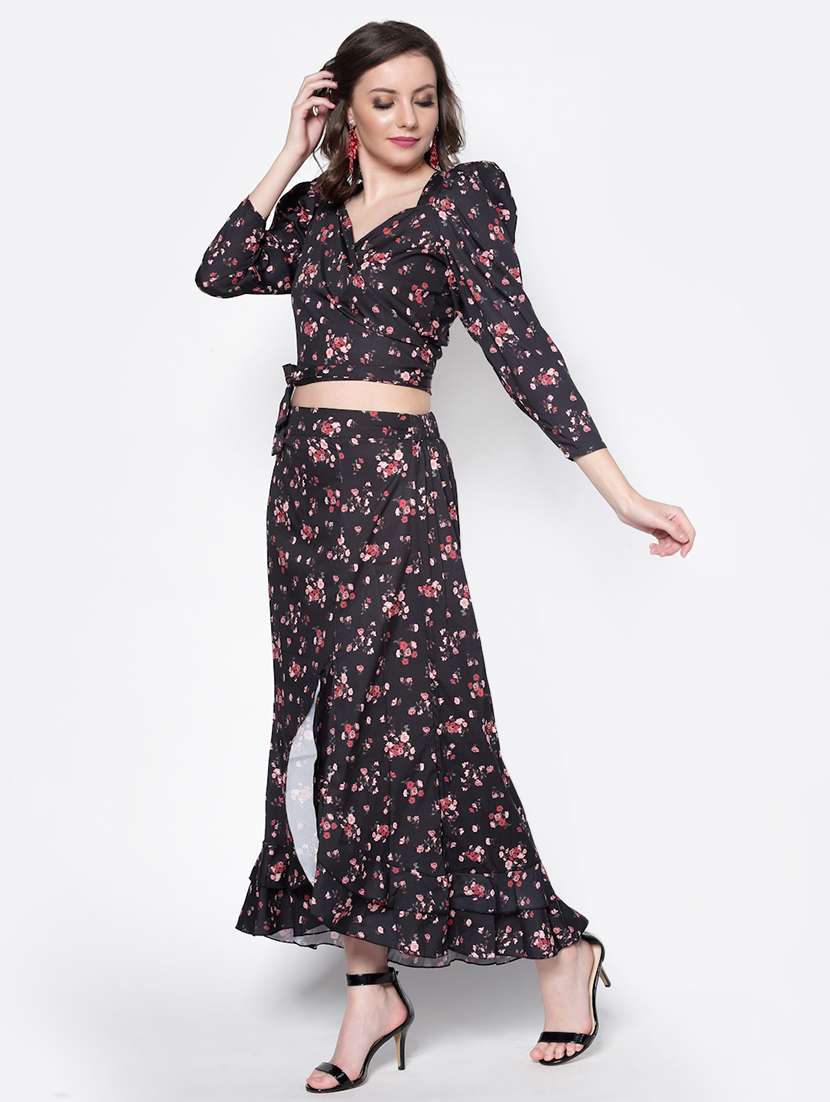 floral crop top with skirt set - 18181766 -  Standard Image - 1
