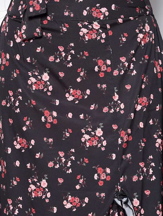 floral crop top with skirt set - 18181766 -  Standard Image - 4