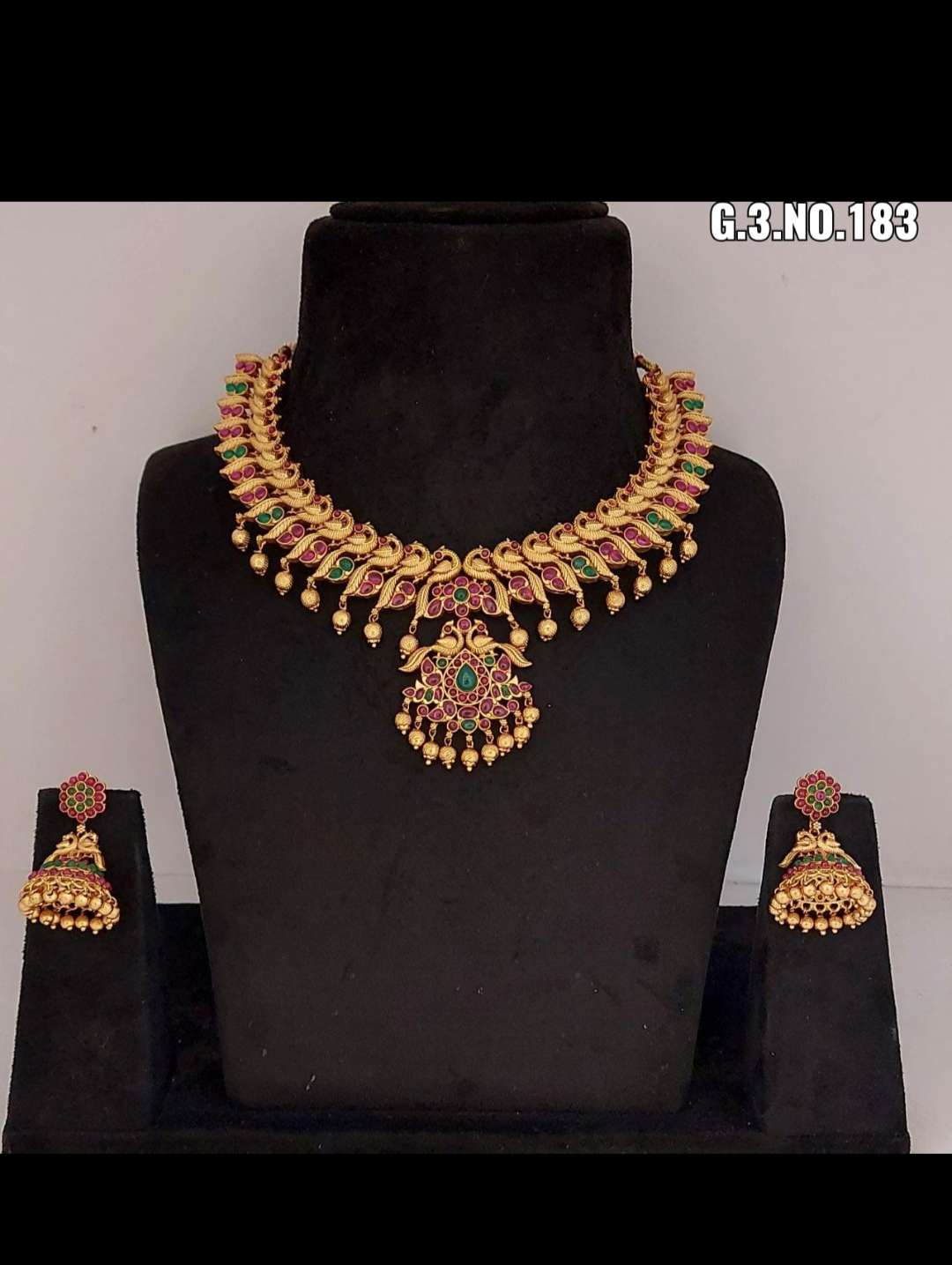necklace set  - 18182914 -  Standard Image - 1