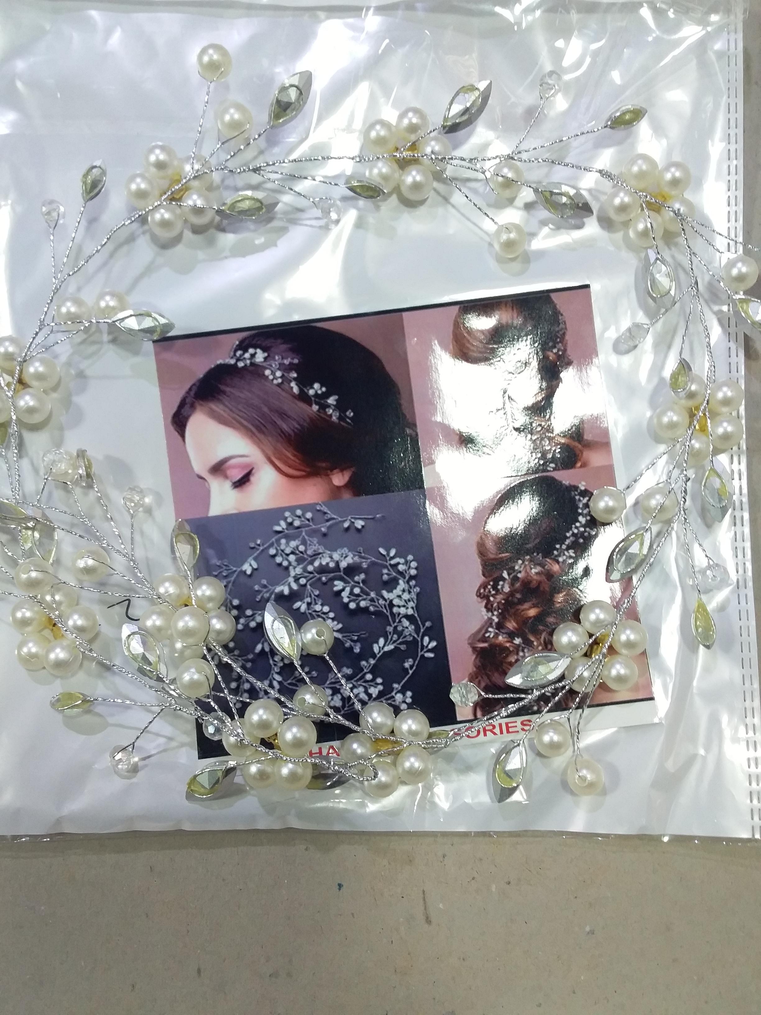 hair accessories for women - 18184672 - Standard Image - 1