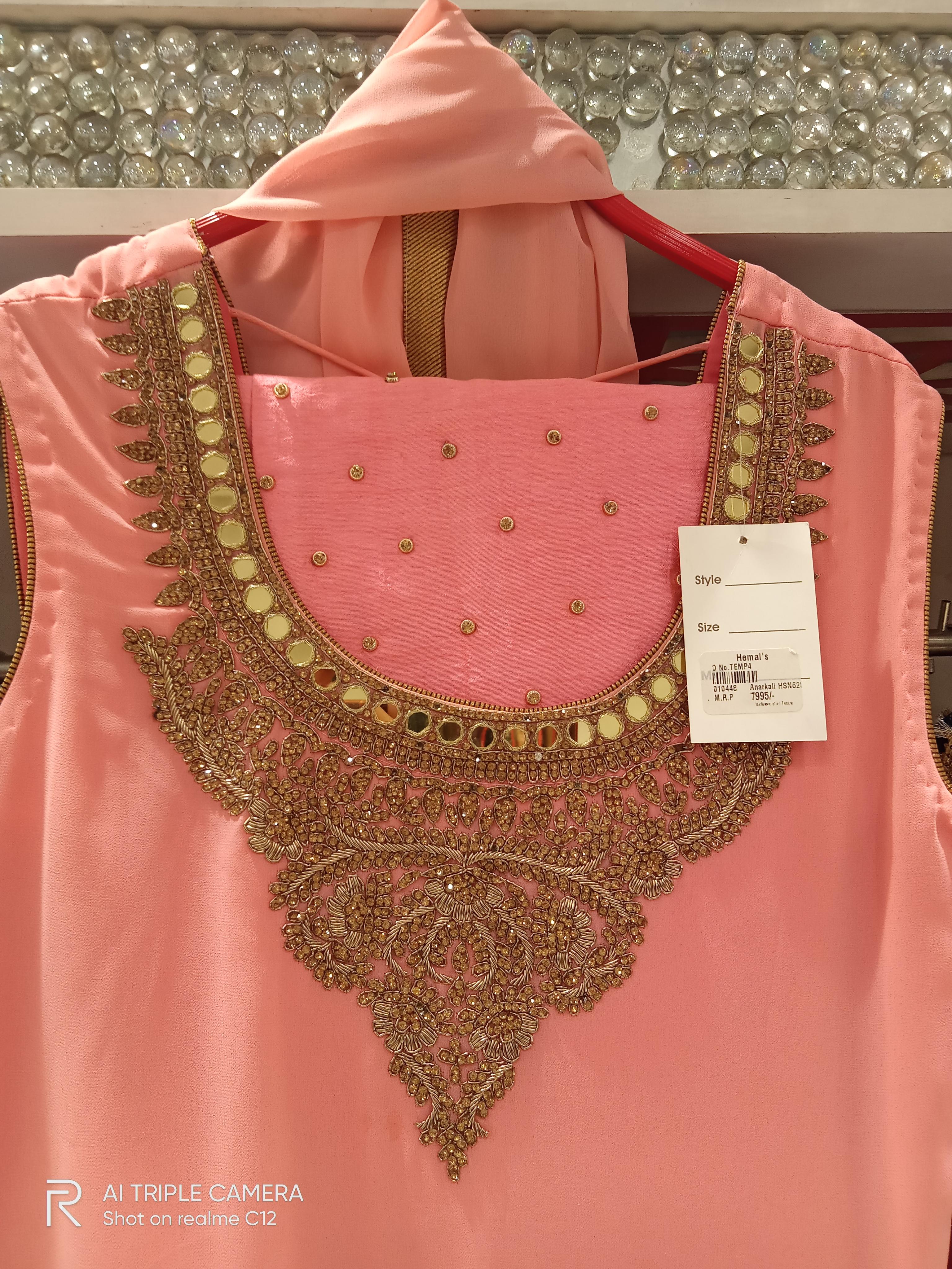 one pic. suit georgette - 18184730 - Standard Image - 1