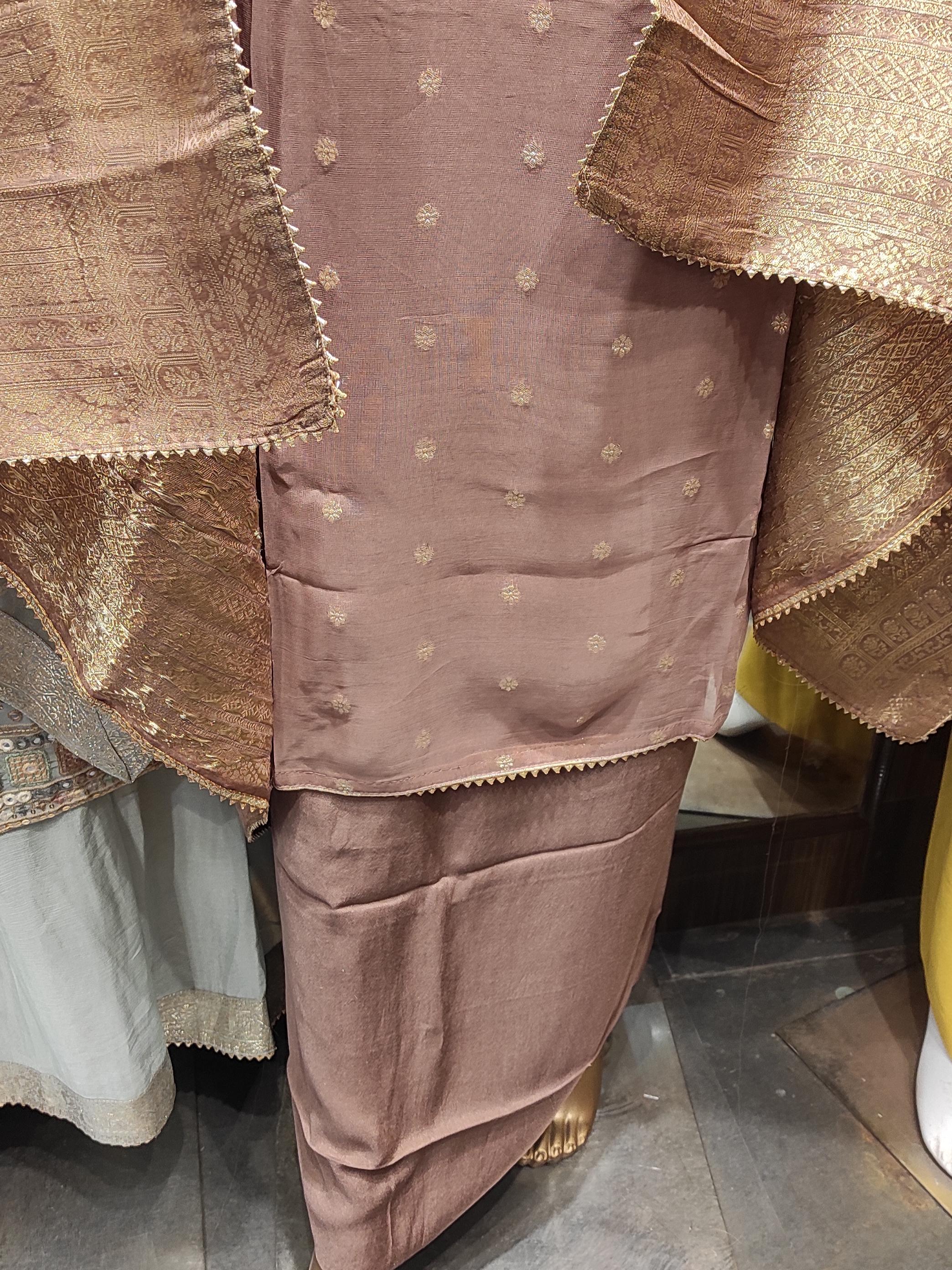 understand suit  - 18185025 -  Standard Image - 1