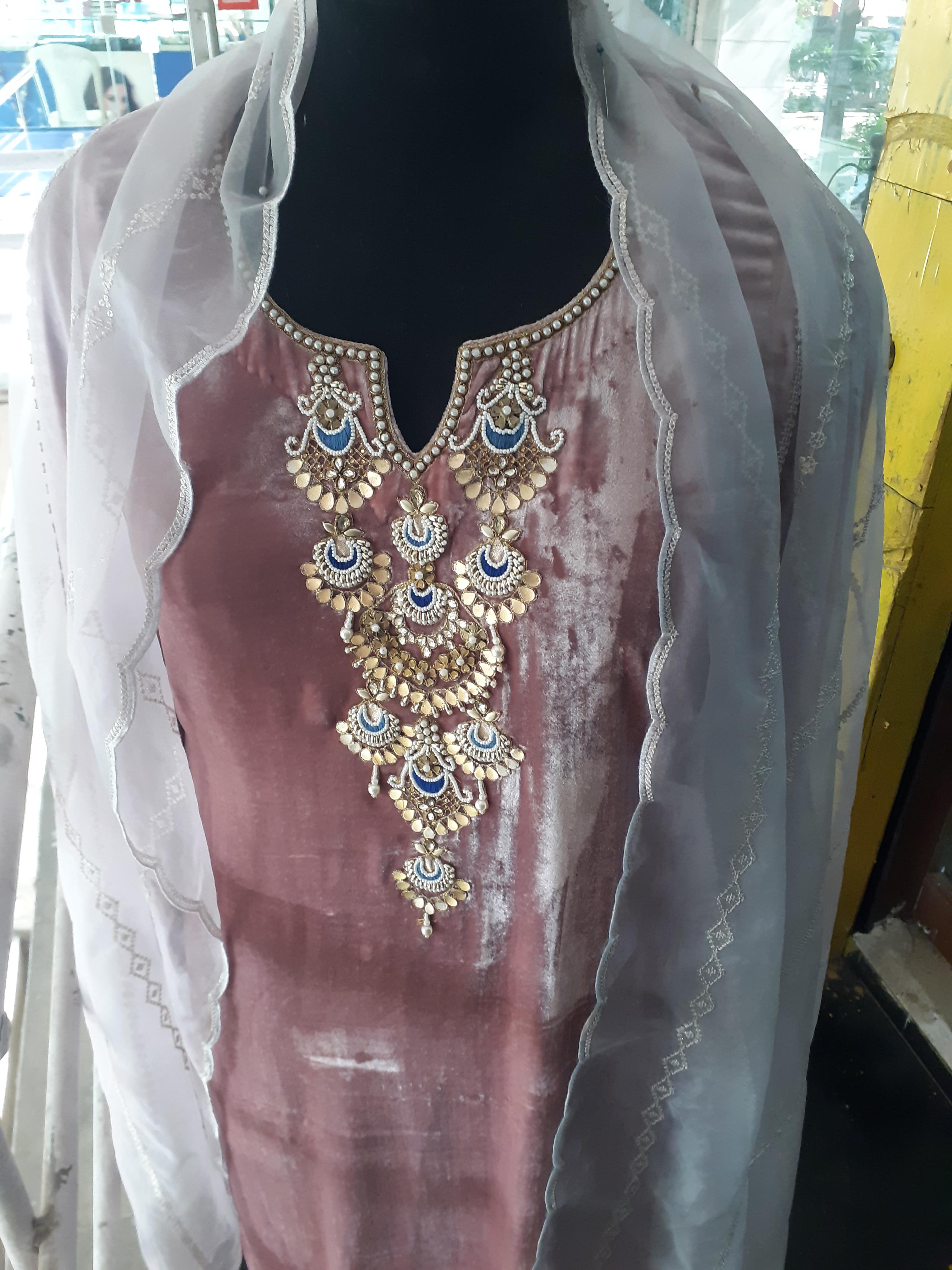 ladies suit - 18185246 - Standard Image - 1