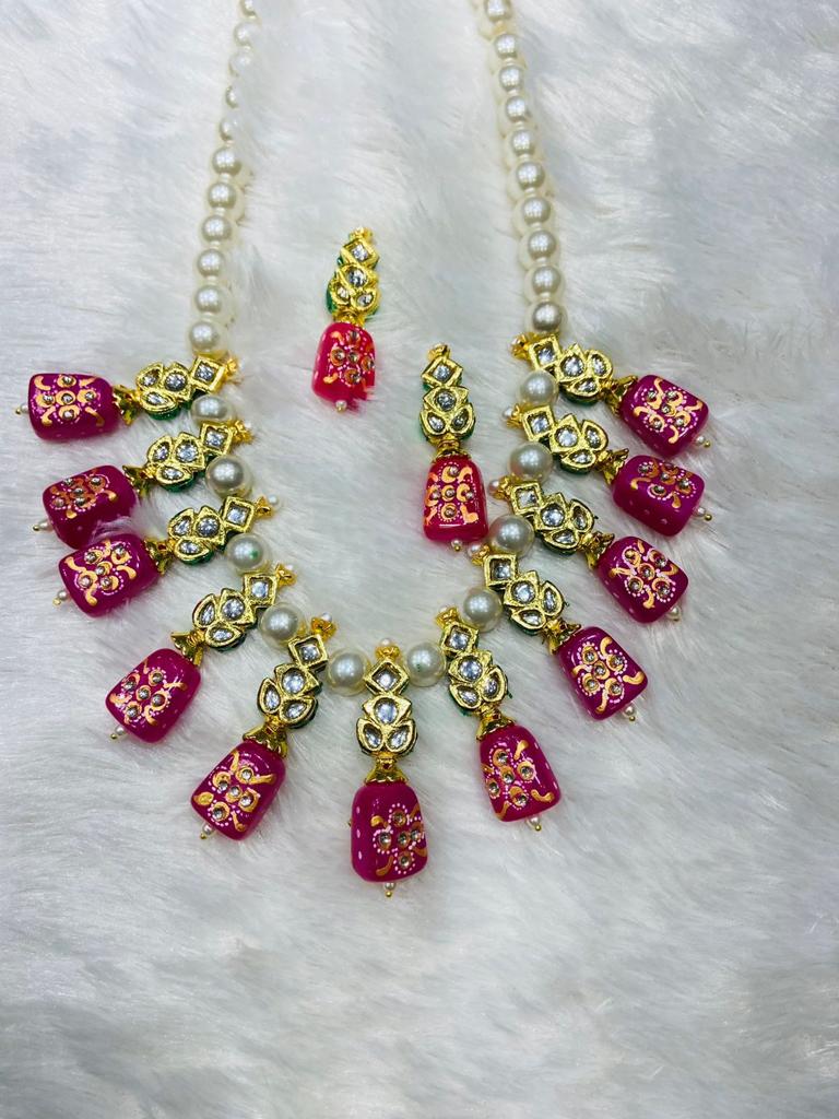 fancy neaclaces with earring - 18186162 - Standard Image - 1