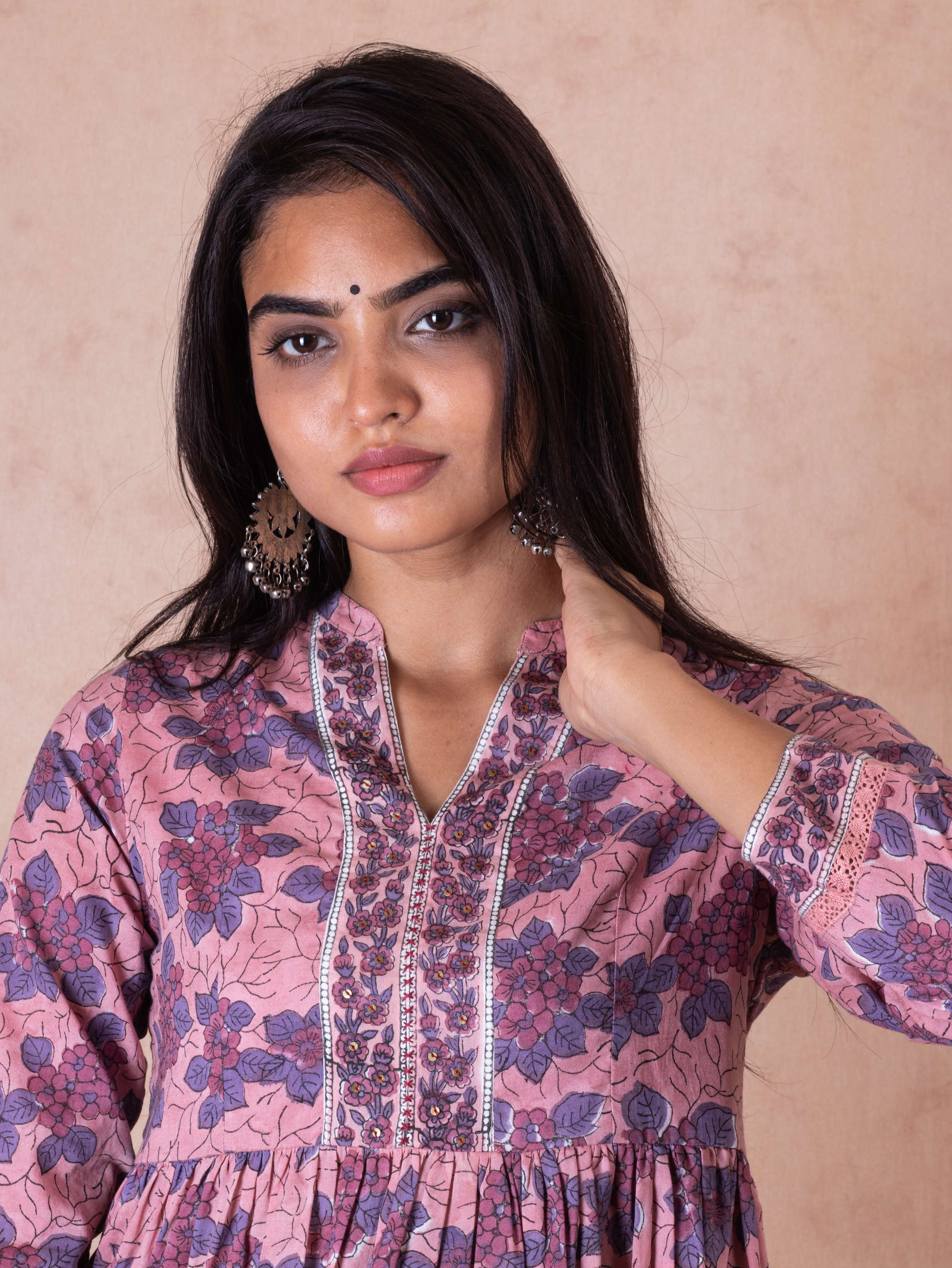 this hand block kurta is exposed  - 18188435 -  Standard Image - 4