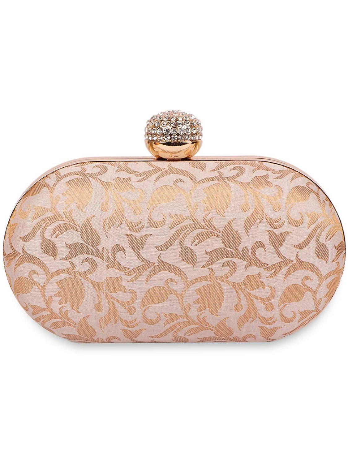 this is the perfect clutch to - 18189046 - Zoom Image - 0