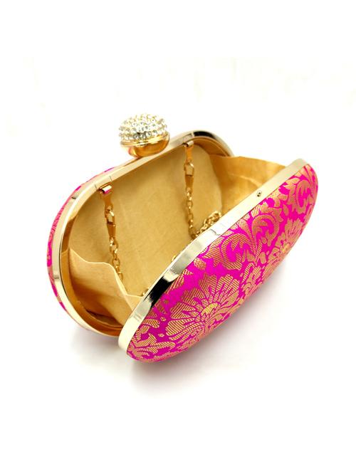 this is the perfect clutch to  - 18189051 -  Standard Image - 0