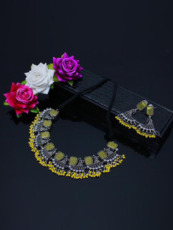 yellow metal necklaces and earring - 18189142 - Standard Image - 4