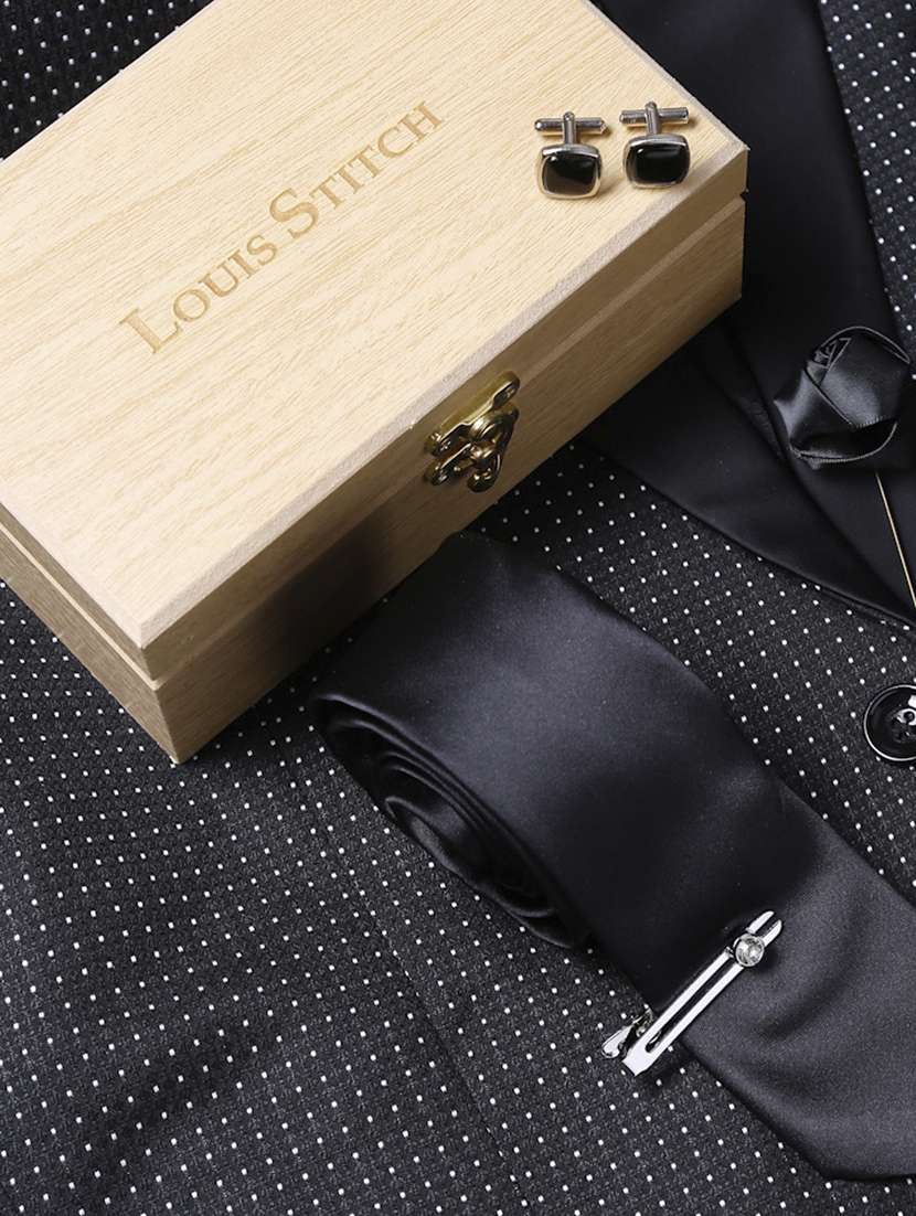 black feel silk that is soft, rich in colour and beautiful to feel. the stitching thread are well finished. premium heavy quali interlining gets a perfect knot everytime. loved worldwide for sle ty