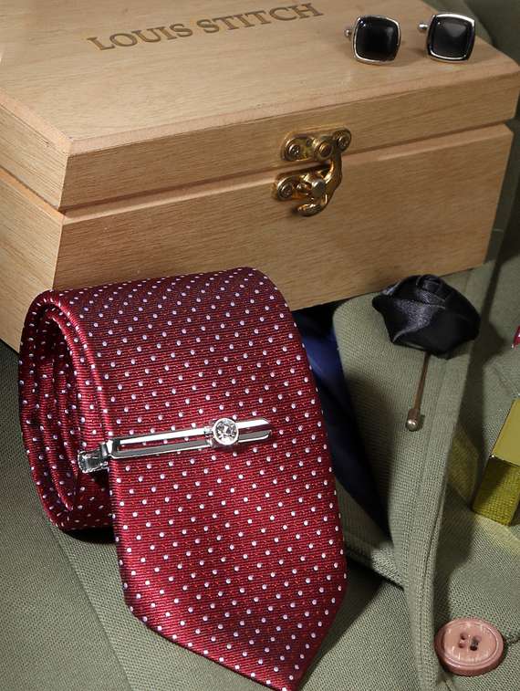 polka red feel silk that is soft, rich in colour and beautiful to feel. the stitching thread are well finished. premium heavy quali interlining gets a perfect knot everytime. loved worldwide for sle ty