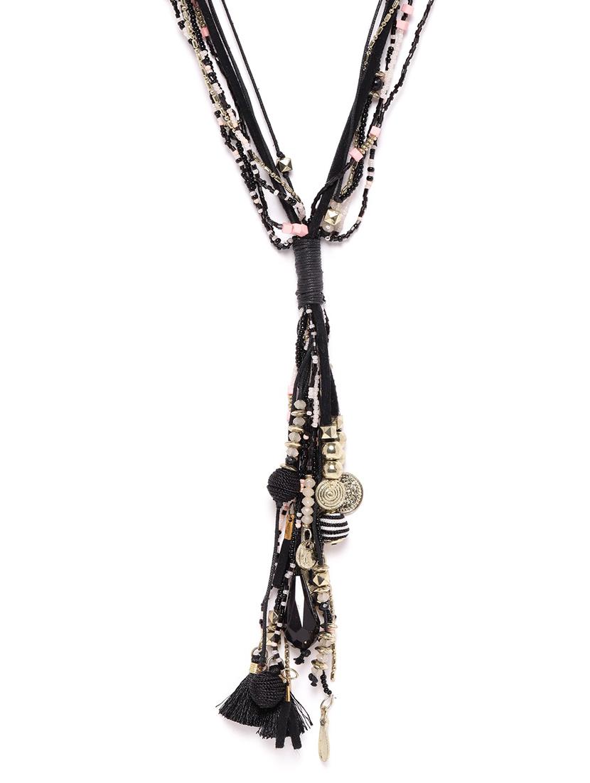black metal necklace - 18199092 -  Standard Image - 1
