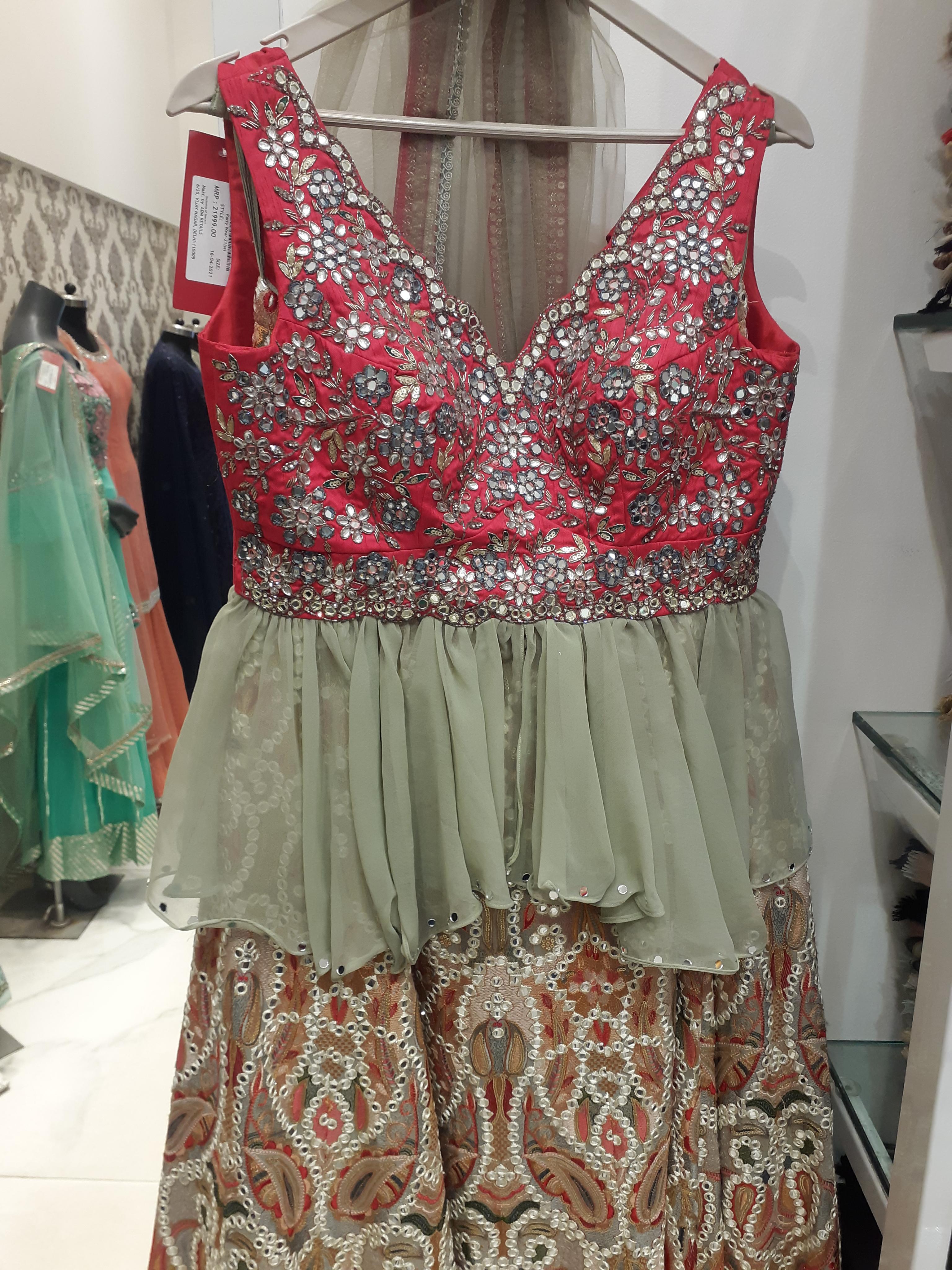 ladies lehengas - 18201897 - Standard Image - 1