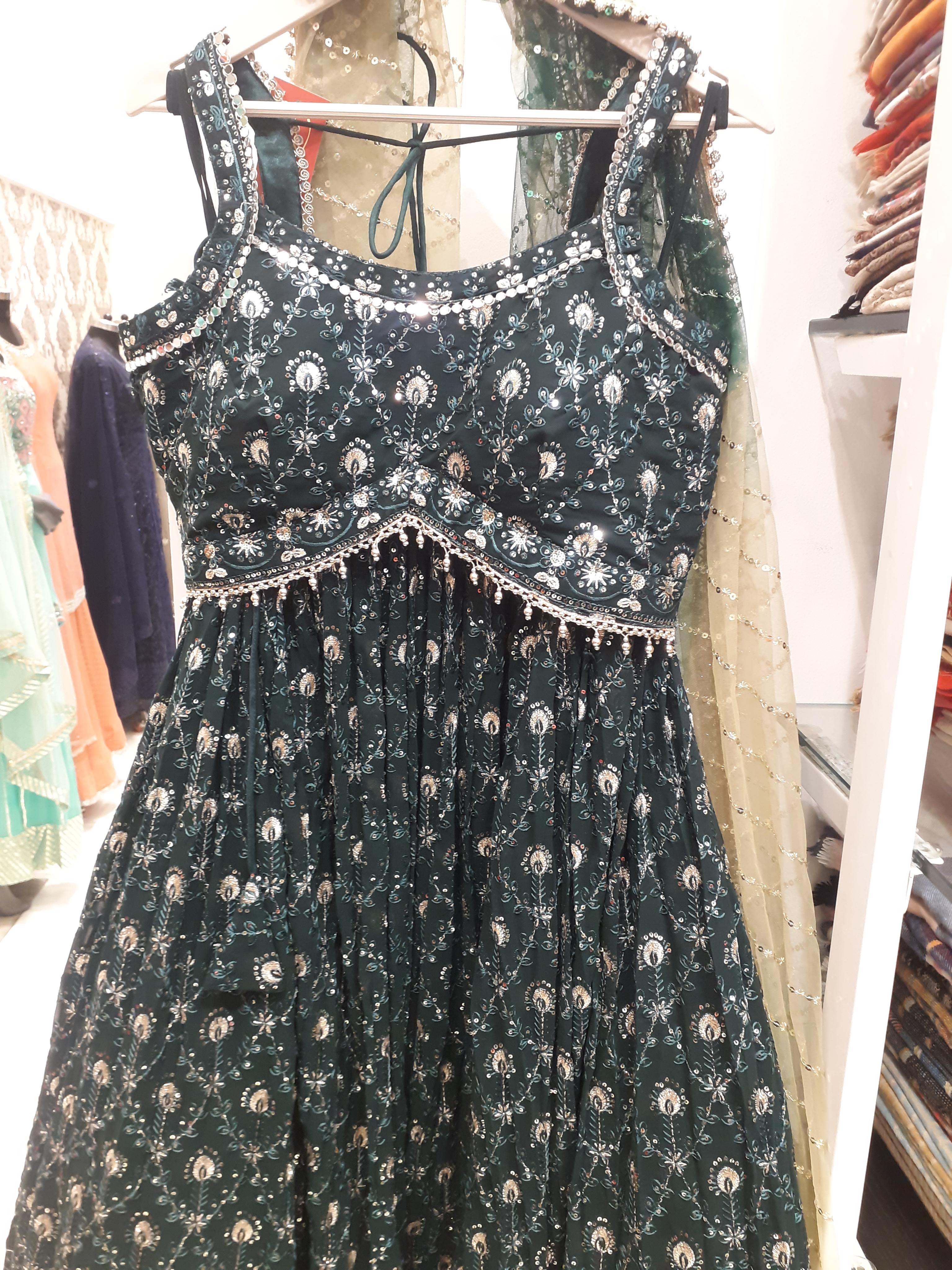 ladies dress - 18201900 - Standard Image - 1