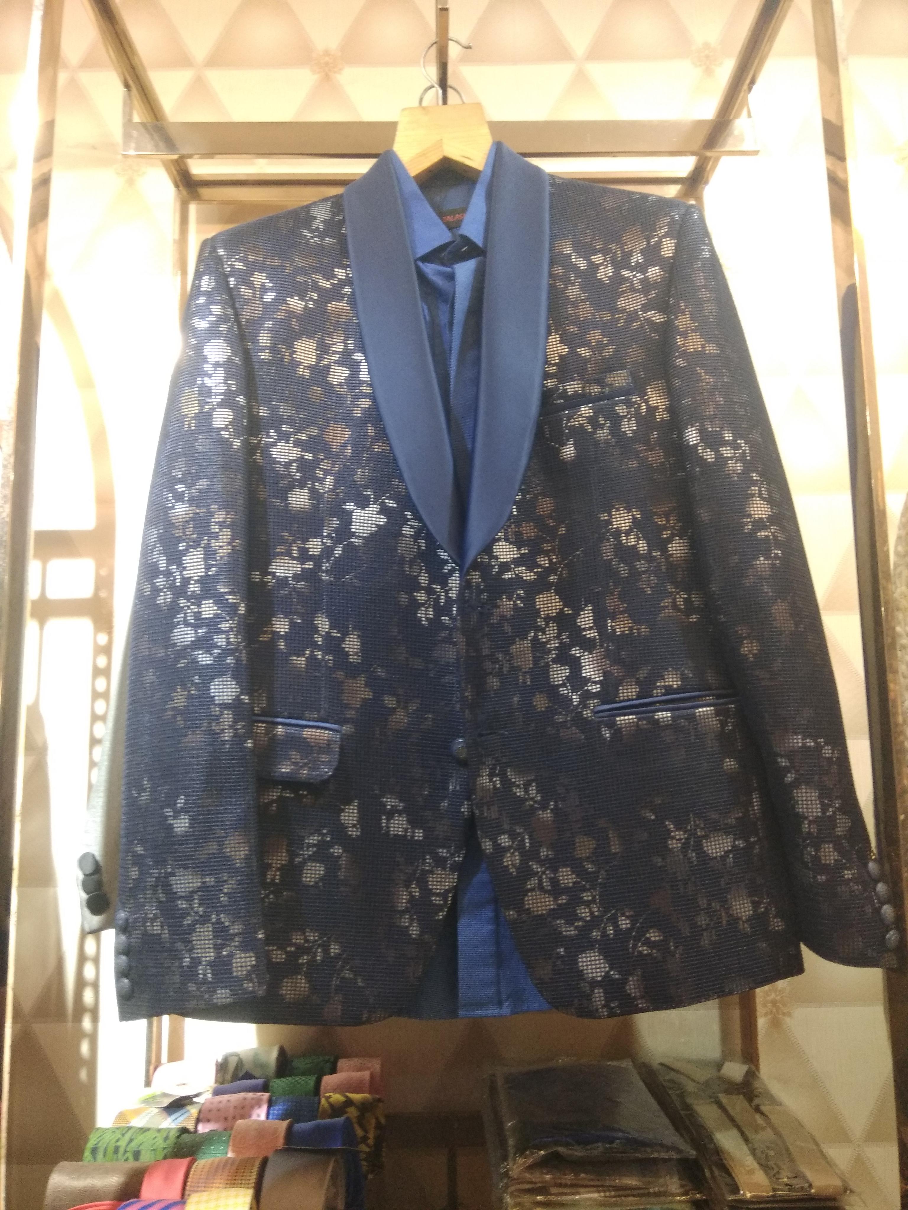 tucxido suit for men's  - 18203467 -  Standard Image - 1
