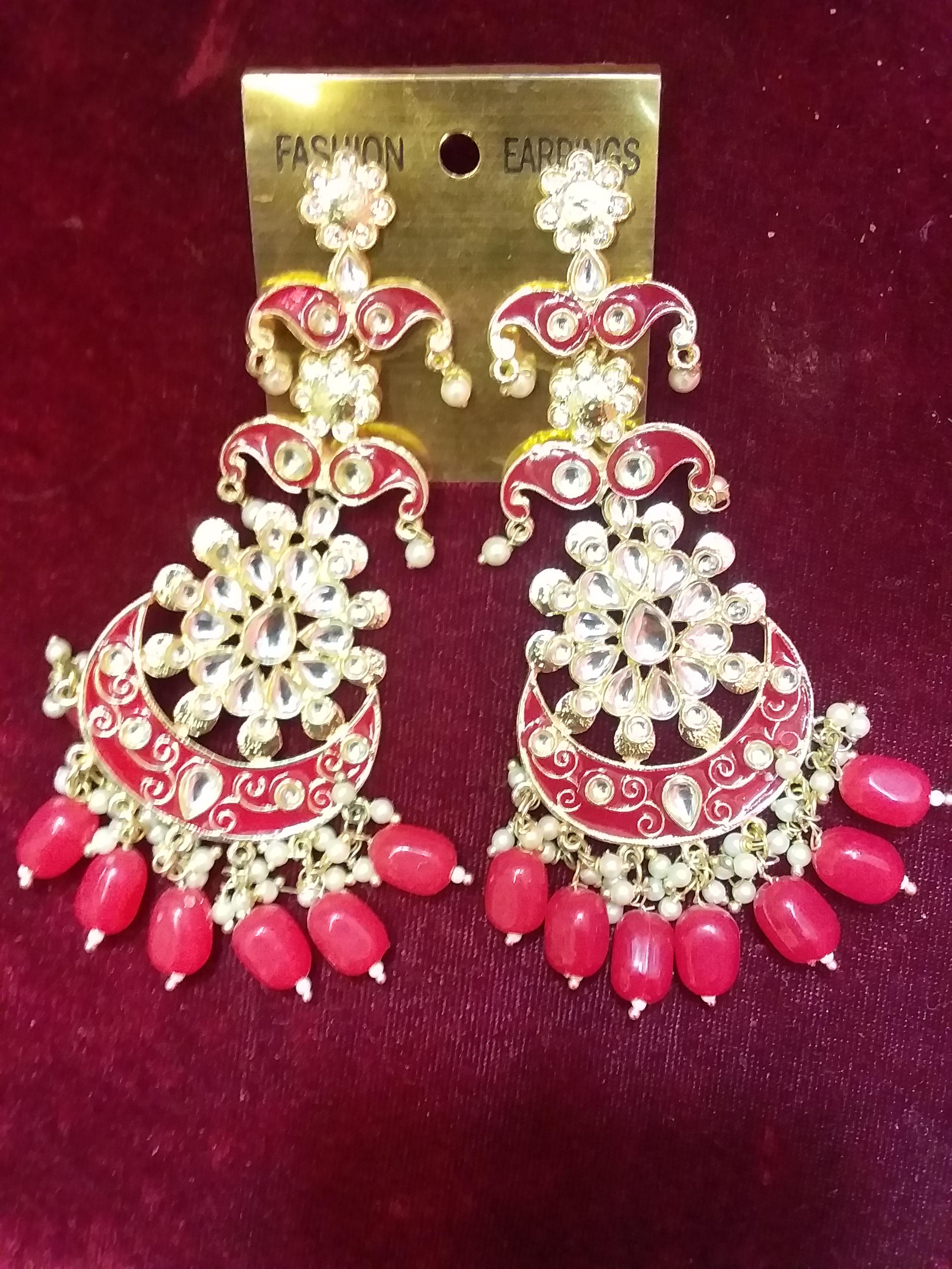 kundan with menakaro earring  - 18203894 -  Standard Image - 1