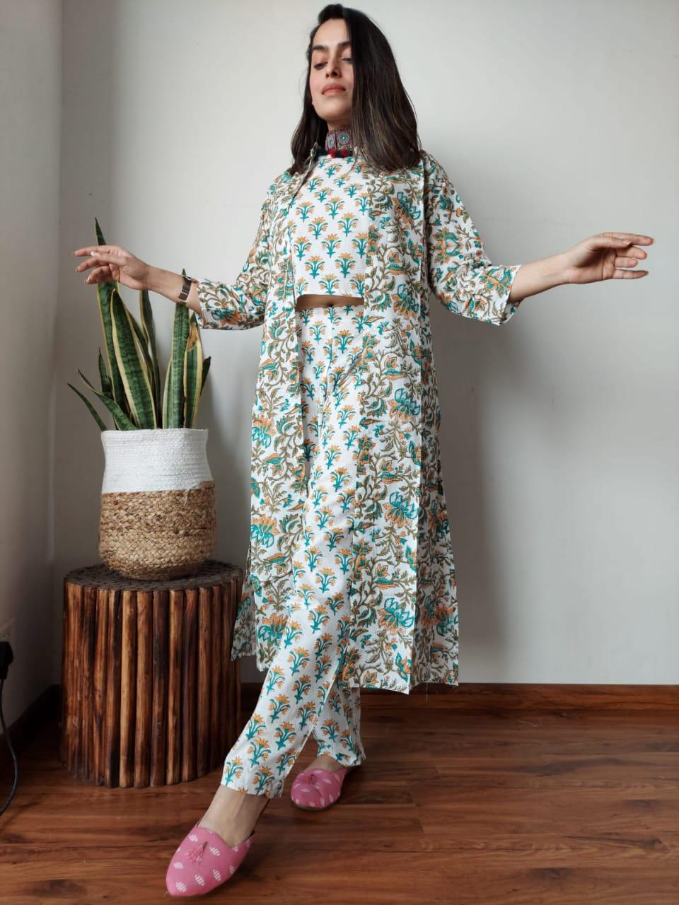 hand block printed crop top with - 18204249 - Standard Image - 1
