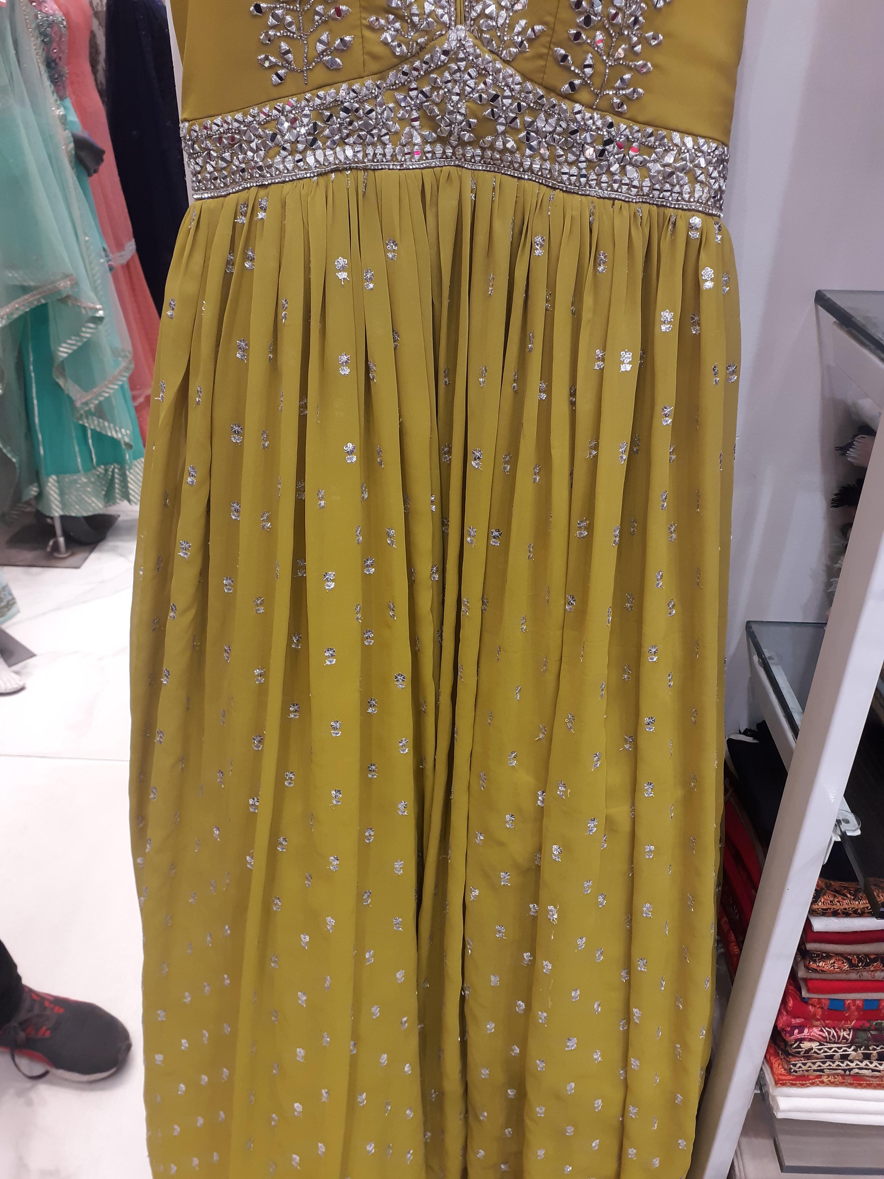 ladies dress - 18205135 - Standard Image - 1