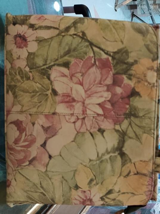 hand bags  - 18210361 -  Standard Image - 1