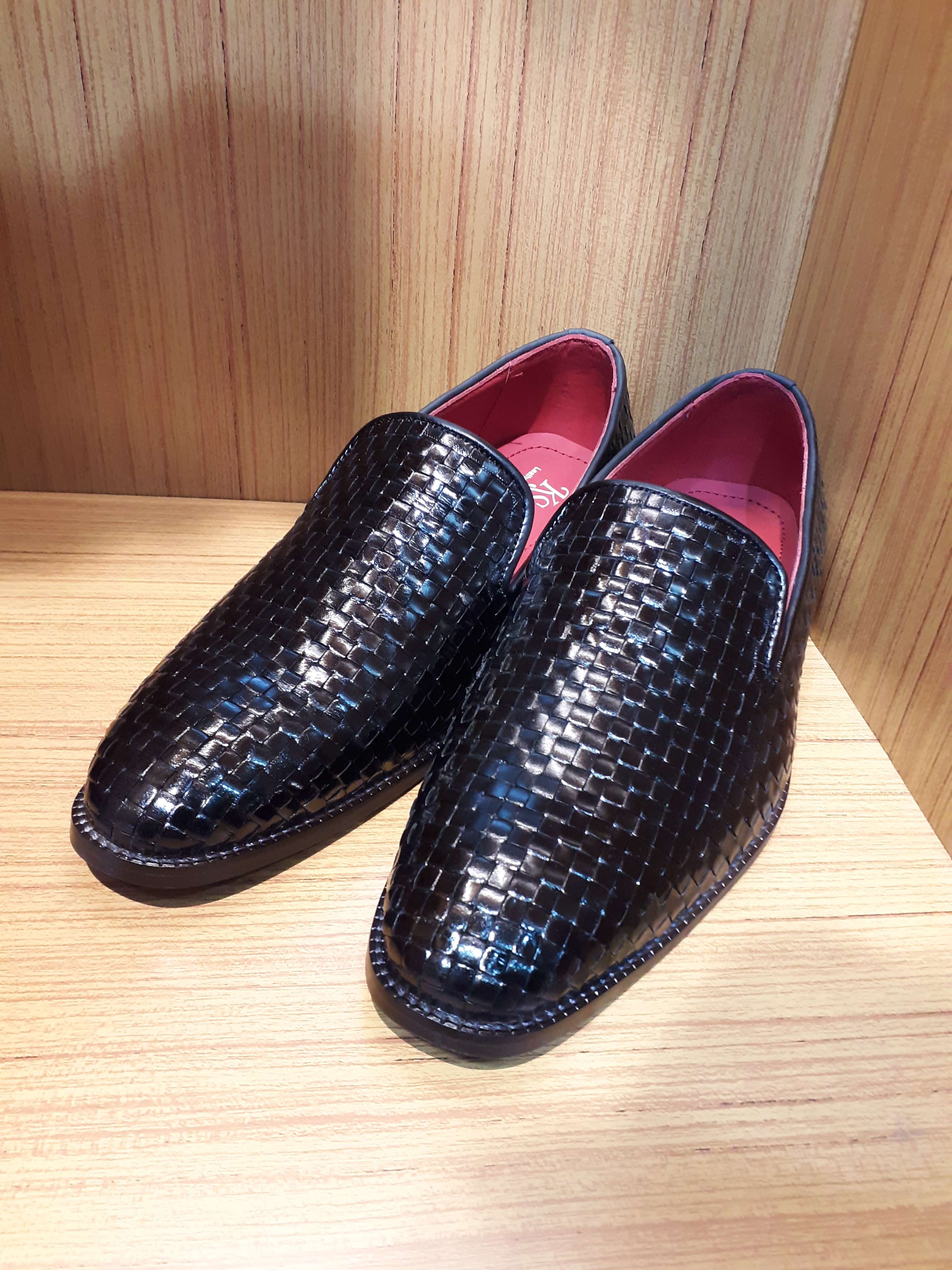 Buy online Mens Shoes ,loafer,belly from Casual Shoes for Men by