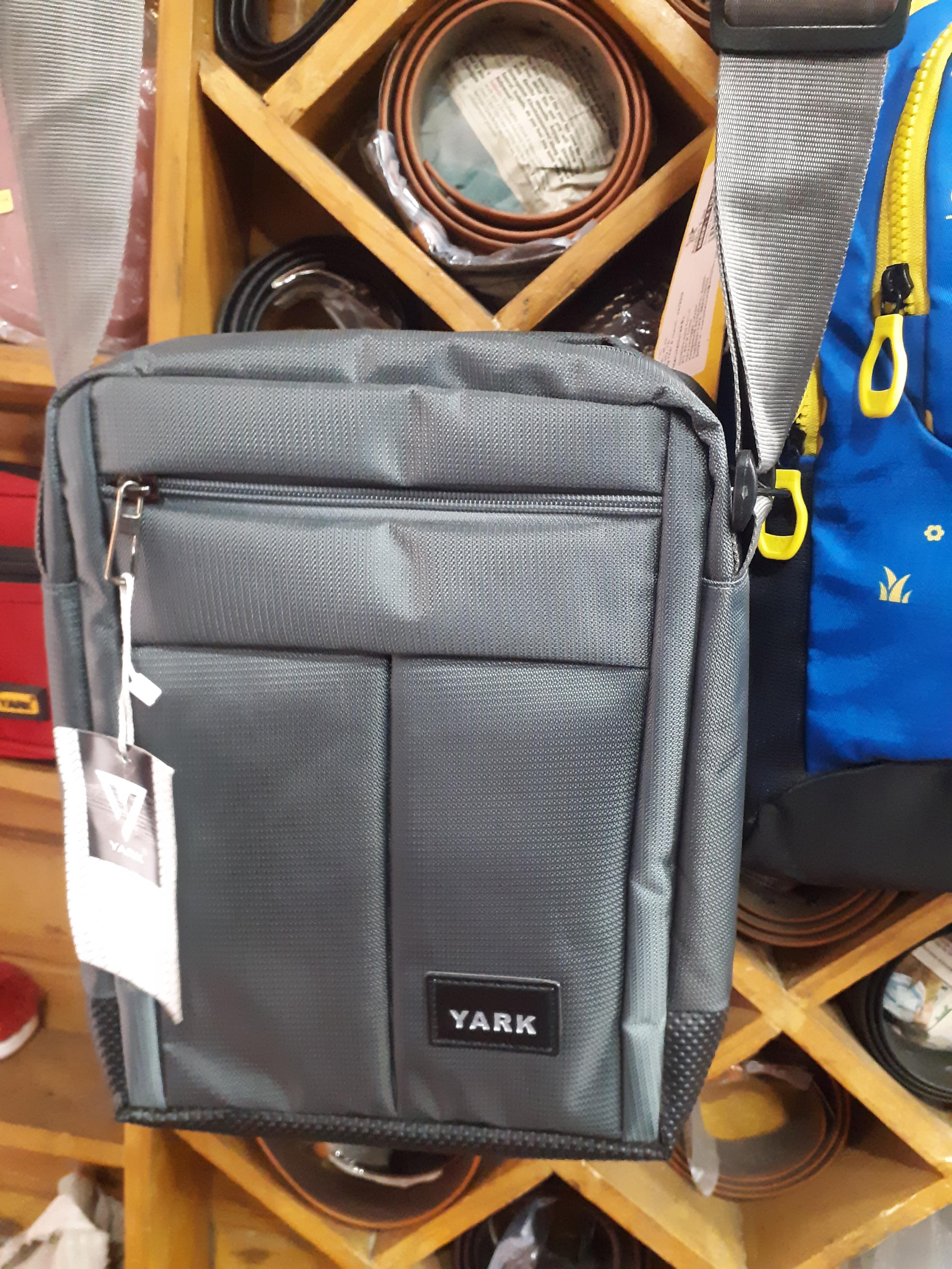 utility bag  - 18211678 -  Standard Image - 1