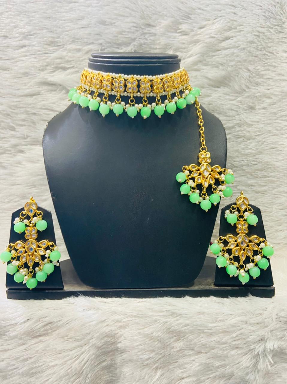 necklaces with earring and maang tikka - 18215114 - Standard Image - 1