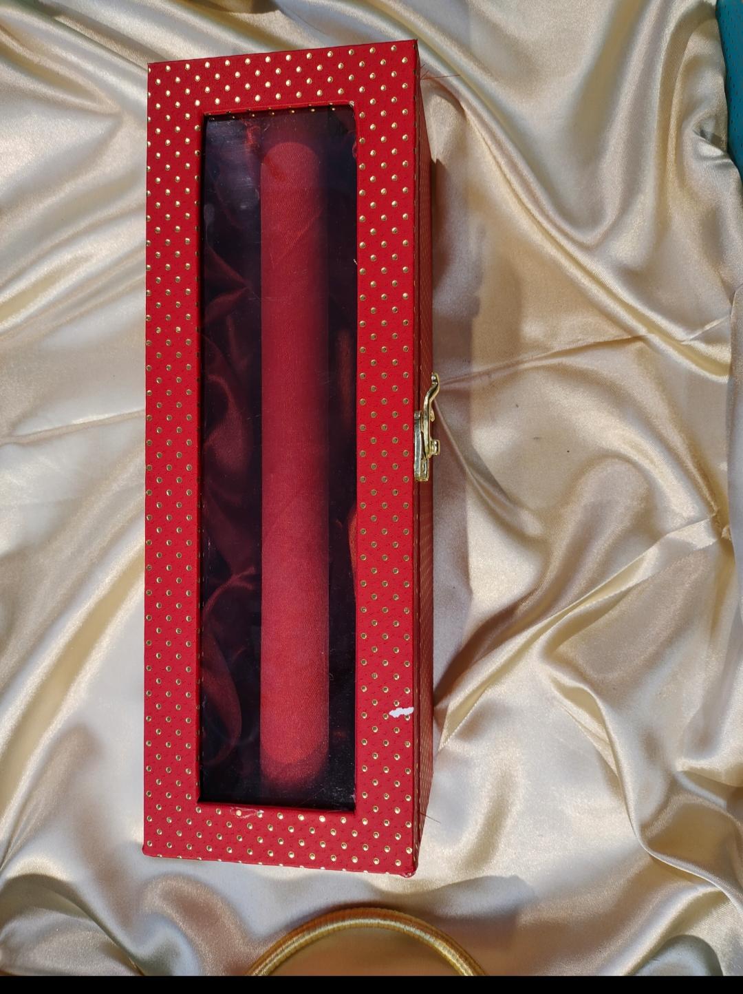 red gift set - 18216200 - Standard Image - 1
