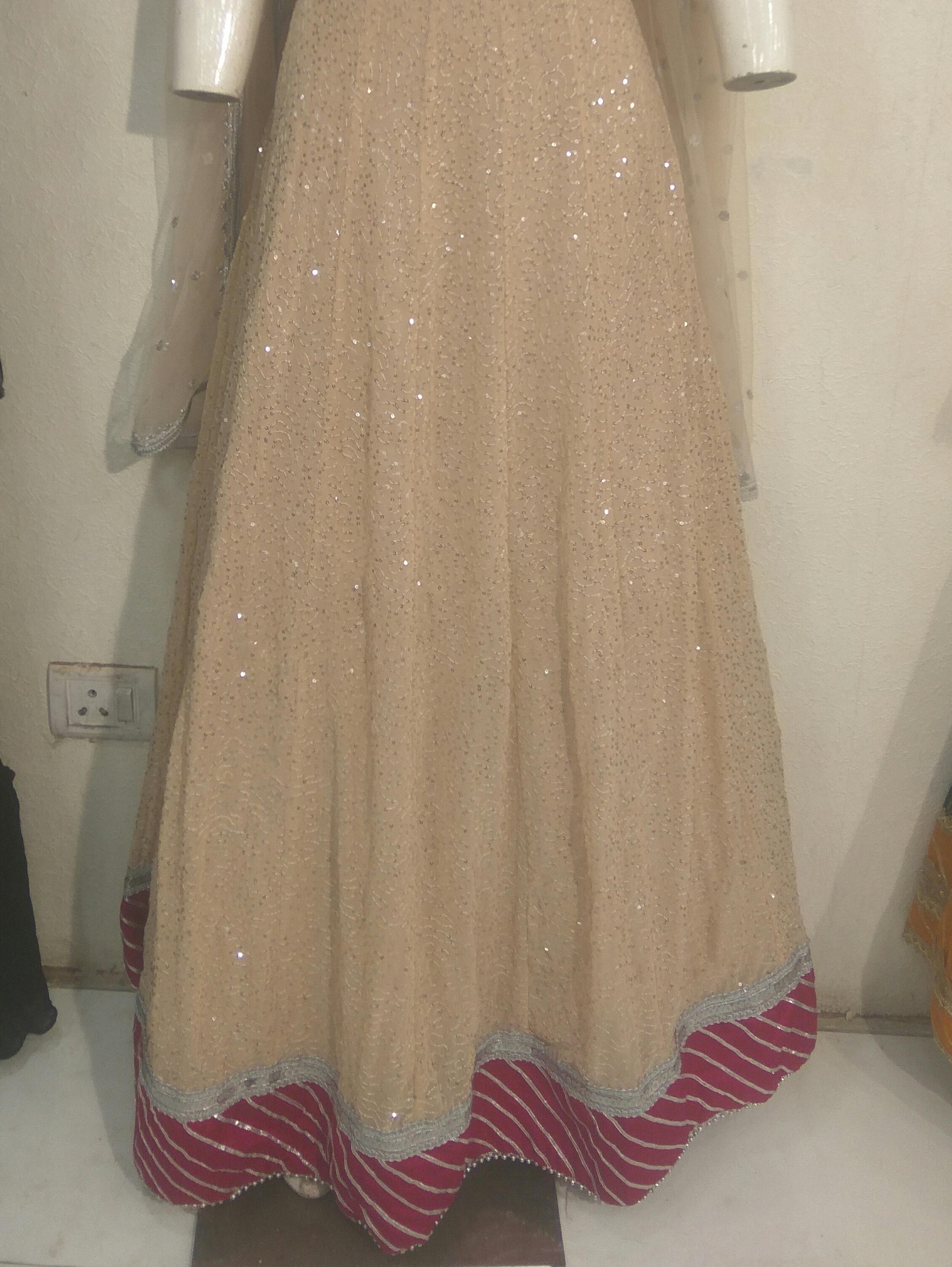 ladies gowns gold color - 18216362 - Standard Image - 1