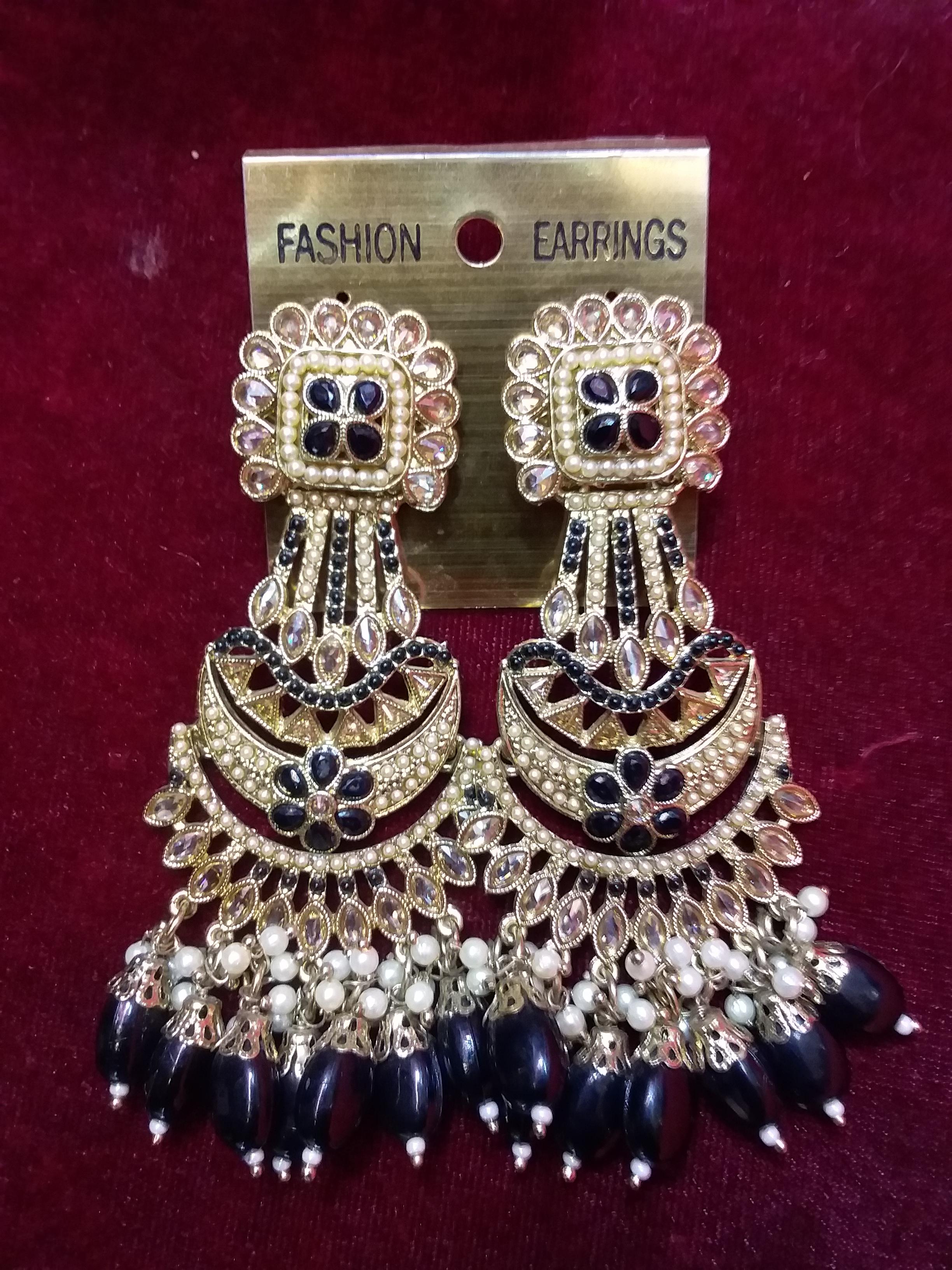 earring for women - 18218563 - Standard Image - 1