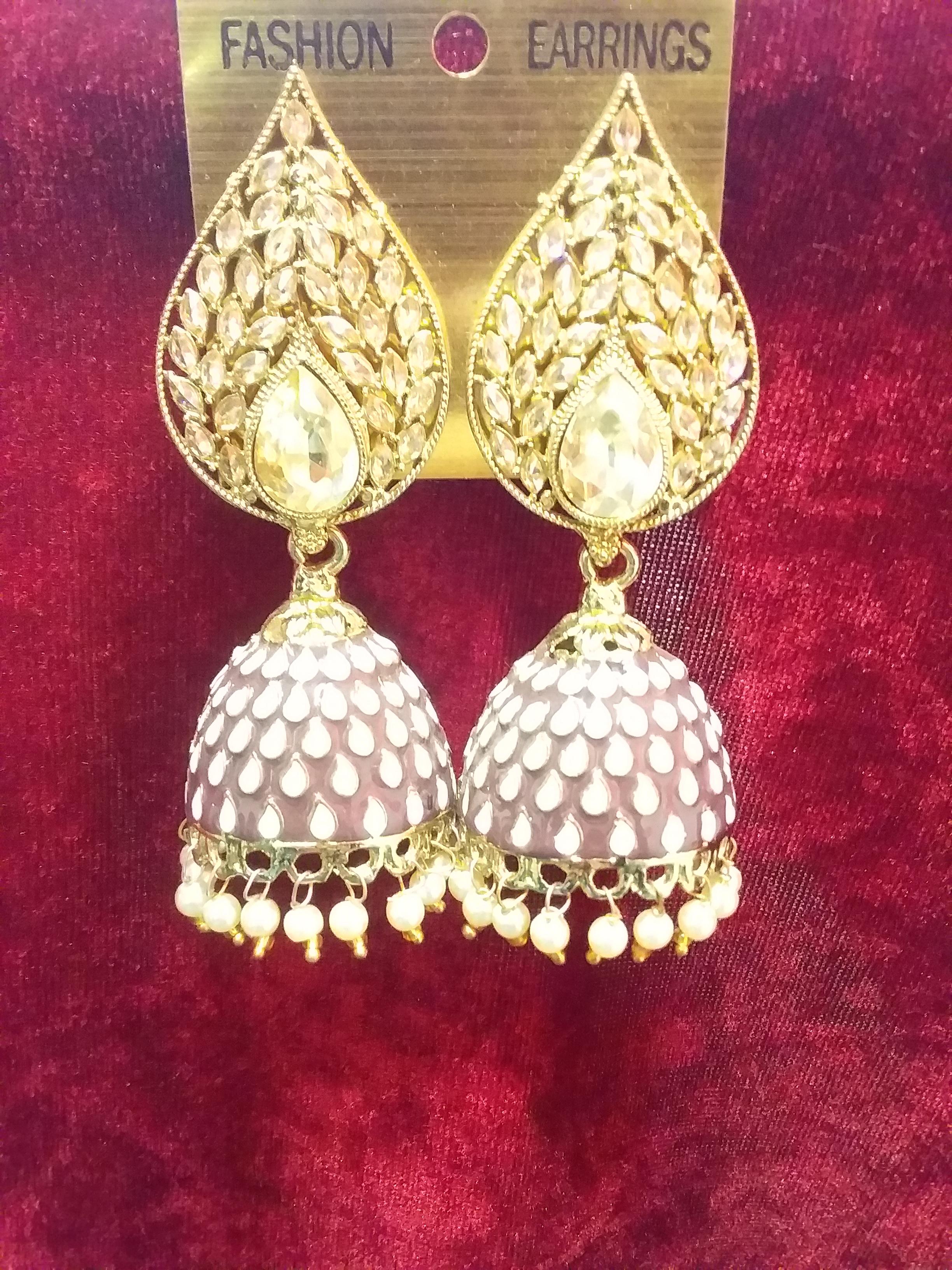 earring for women  - 18218564 -  Standard Image - 1