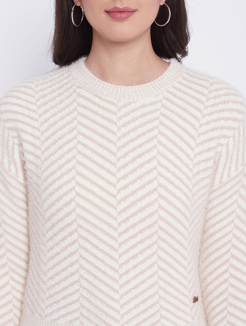 round neck chevron pullover - 18232924 - Standard Image - 4