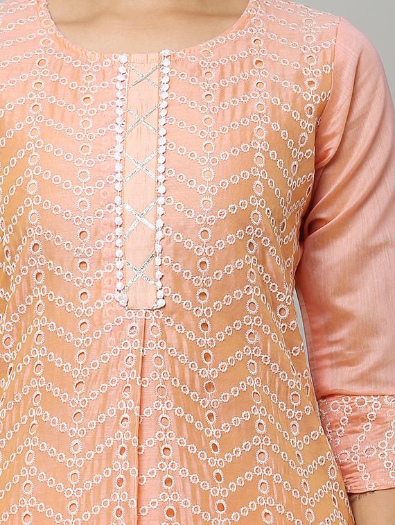 peach embroidered kurta pant with dupatta - 18234468 - Standard Image - 4