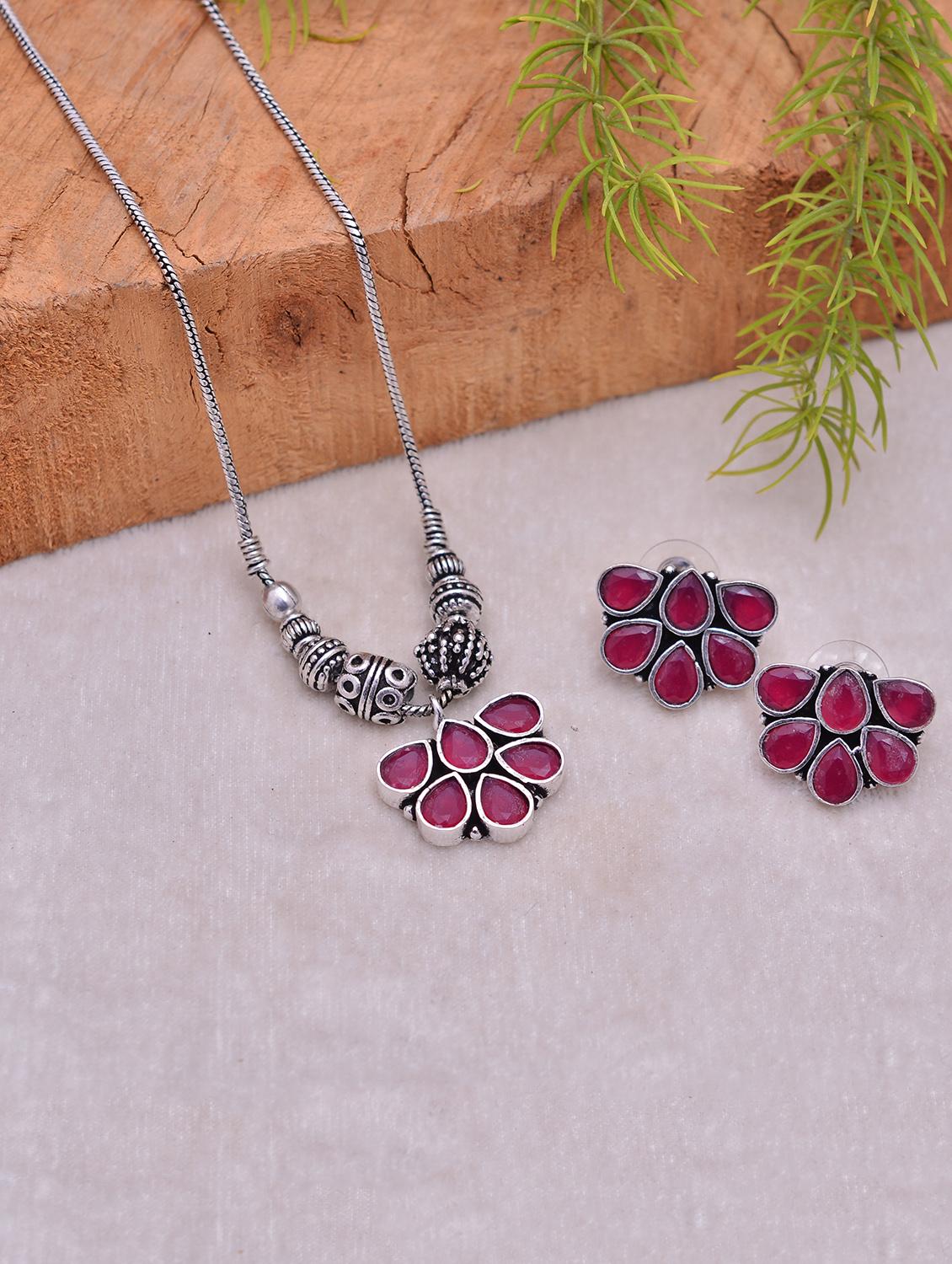 red brass necklaces and earring - 18254232 -  Zoom Image - 0