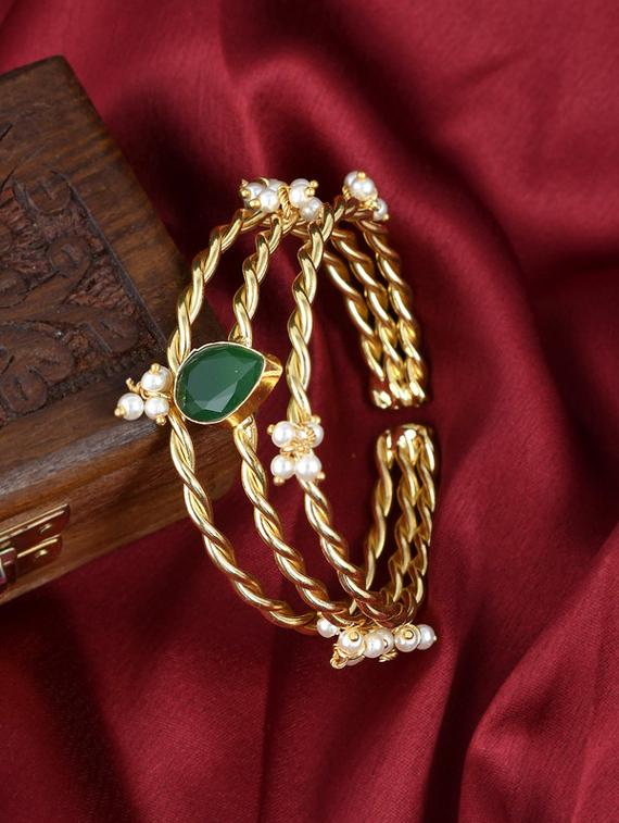 gold plated pearl triple bracelet - 18259796 - Zoom Image - 0