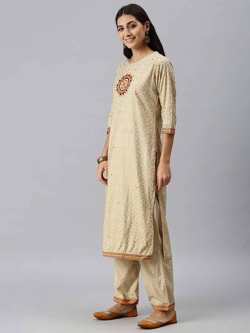 women self design kurta pant set with dupatta - 18260921 -  Standard Image - 1