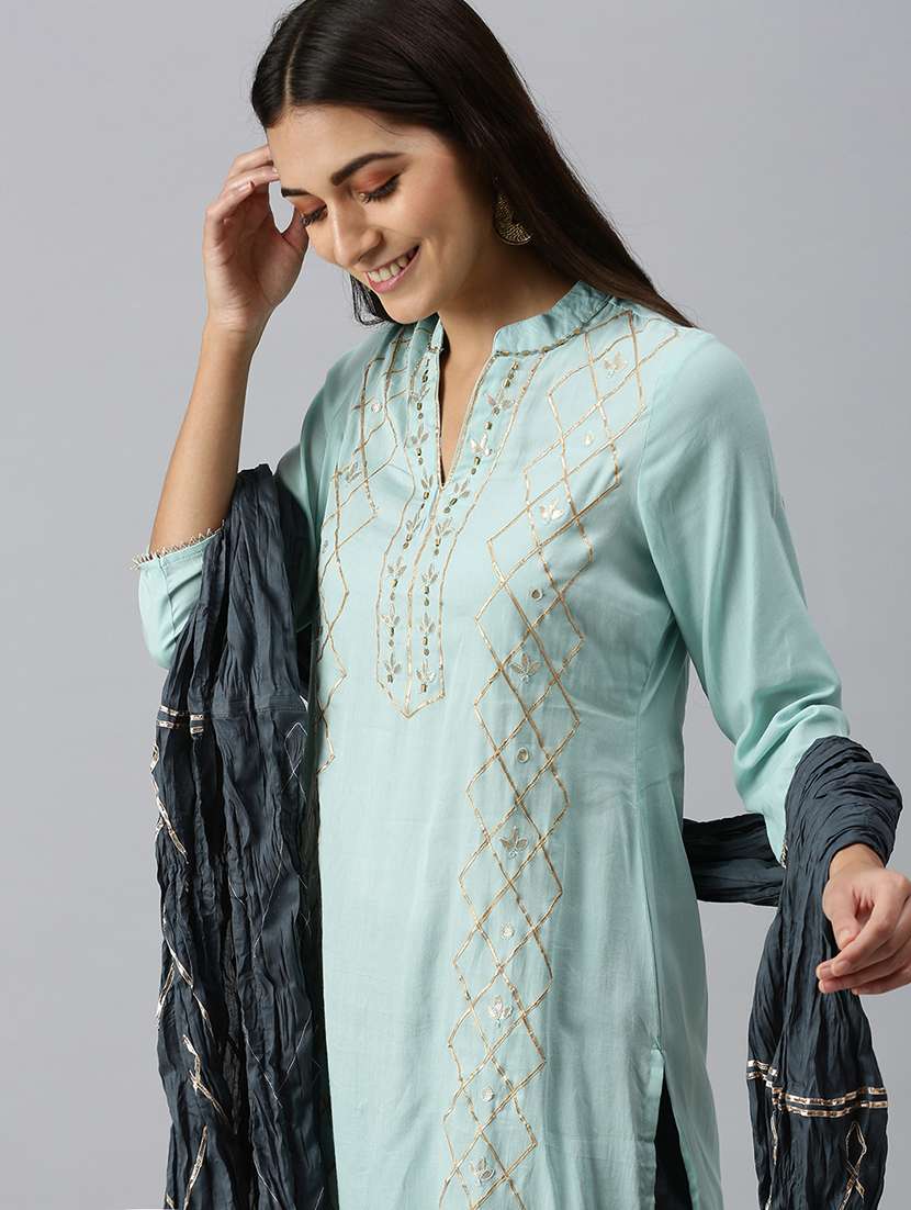 women gota work mandarin neck kurta pant set with dupatta - 18260943 -  Standard Image - 4