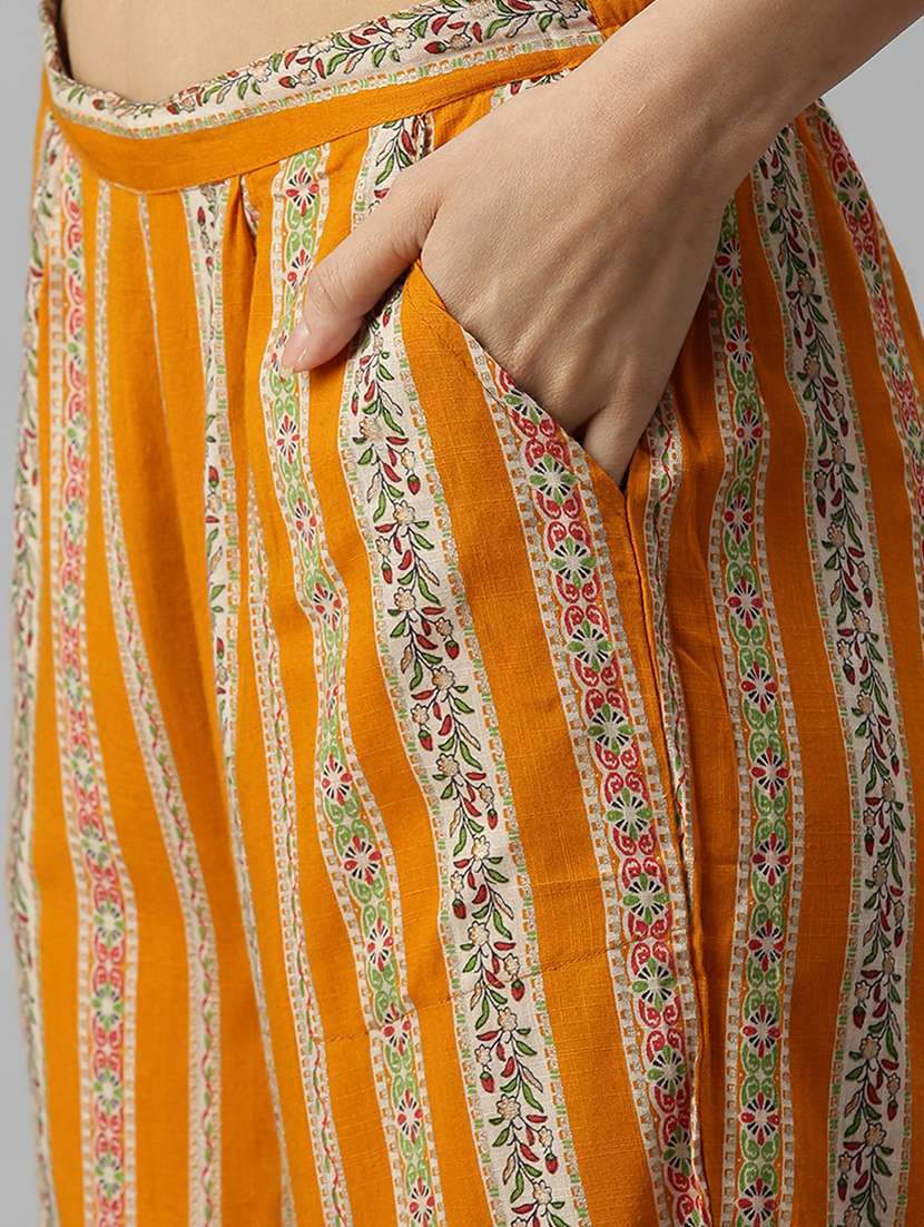 women floral round neck kurta palazzo set - 18260955 -  Standard Image - 6