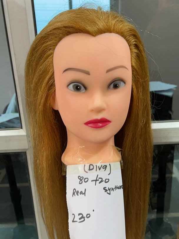 dummy synthetic hair - 18263342 - Standard Image - 1